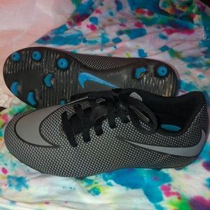 Soccer cleats